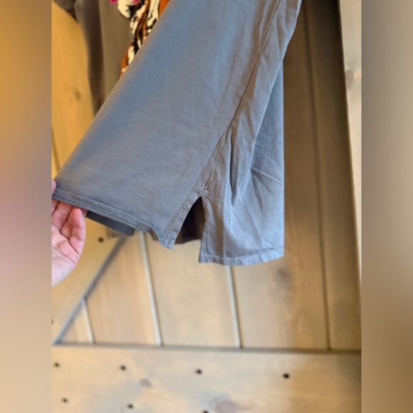 LIKE NEW Zutter Roar Graphic Tee - Picture 5 of 5